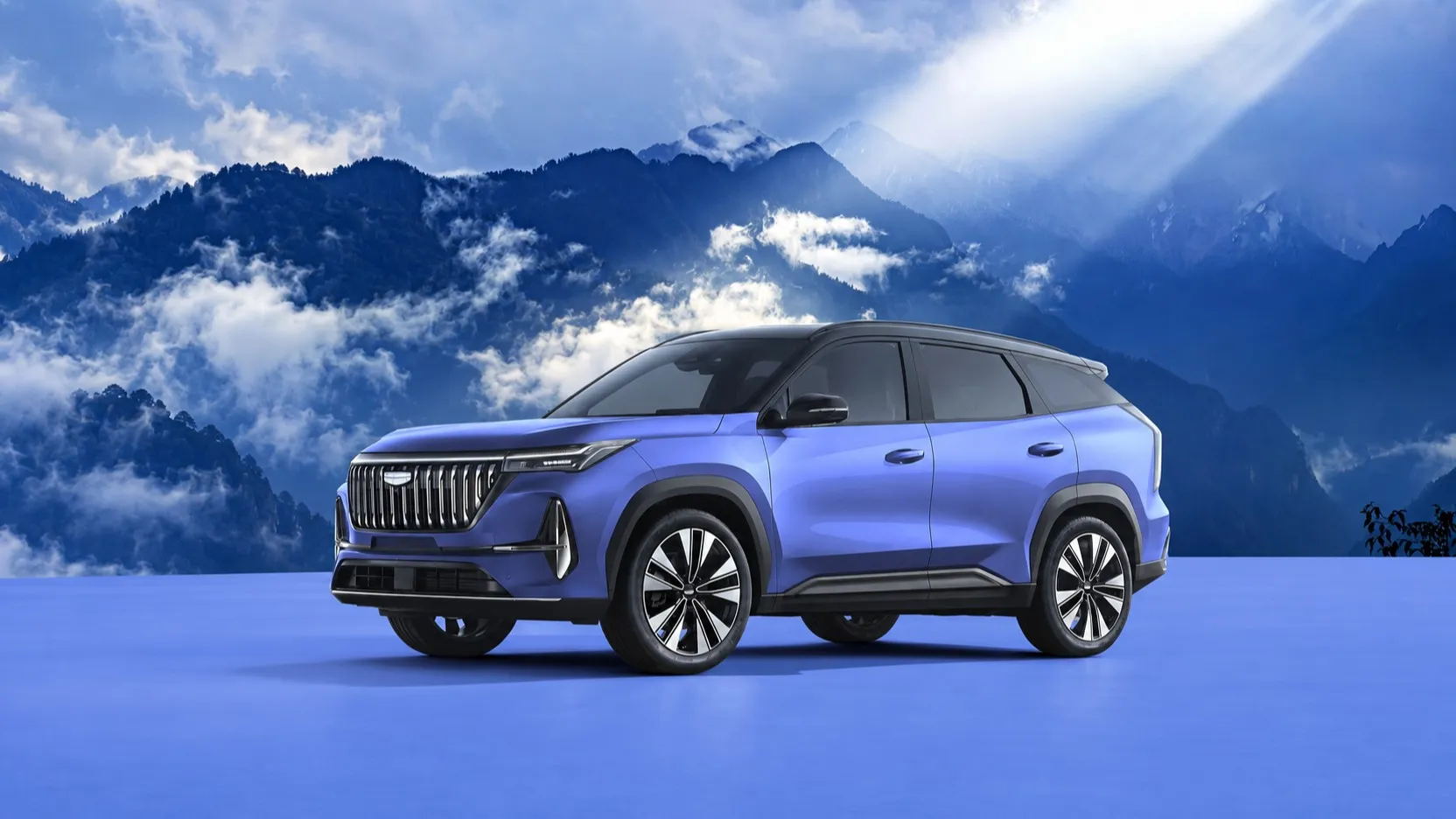 Geely Atlas синего цвета