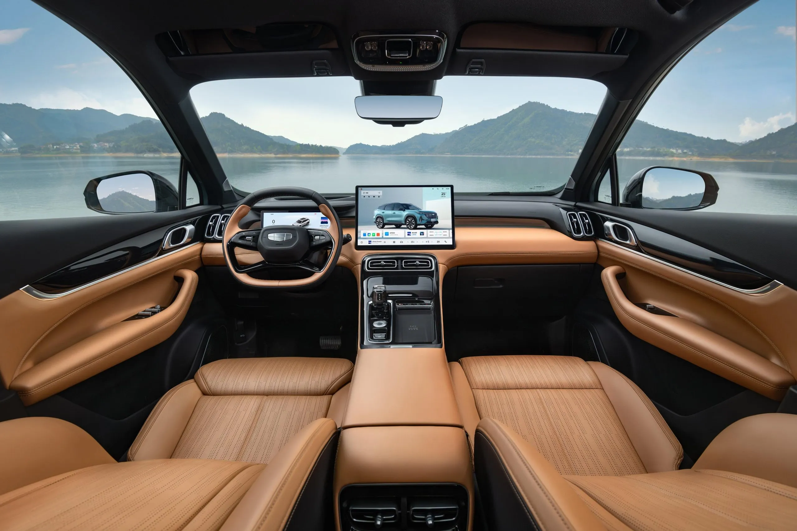 Передняя панель Geely Atlas с экраном