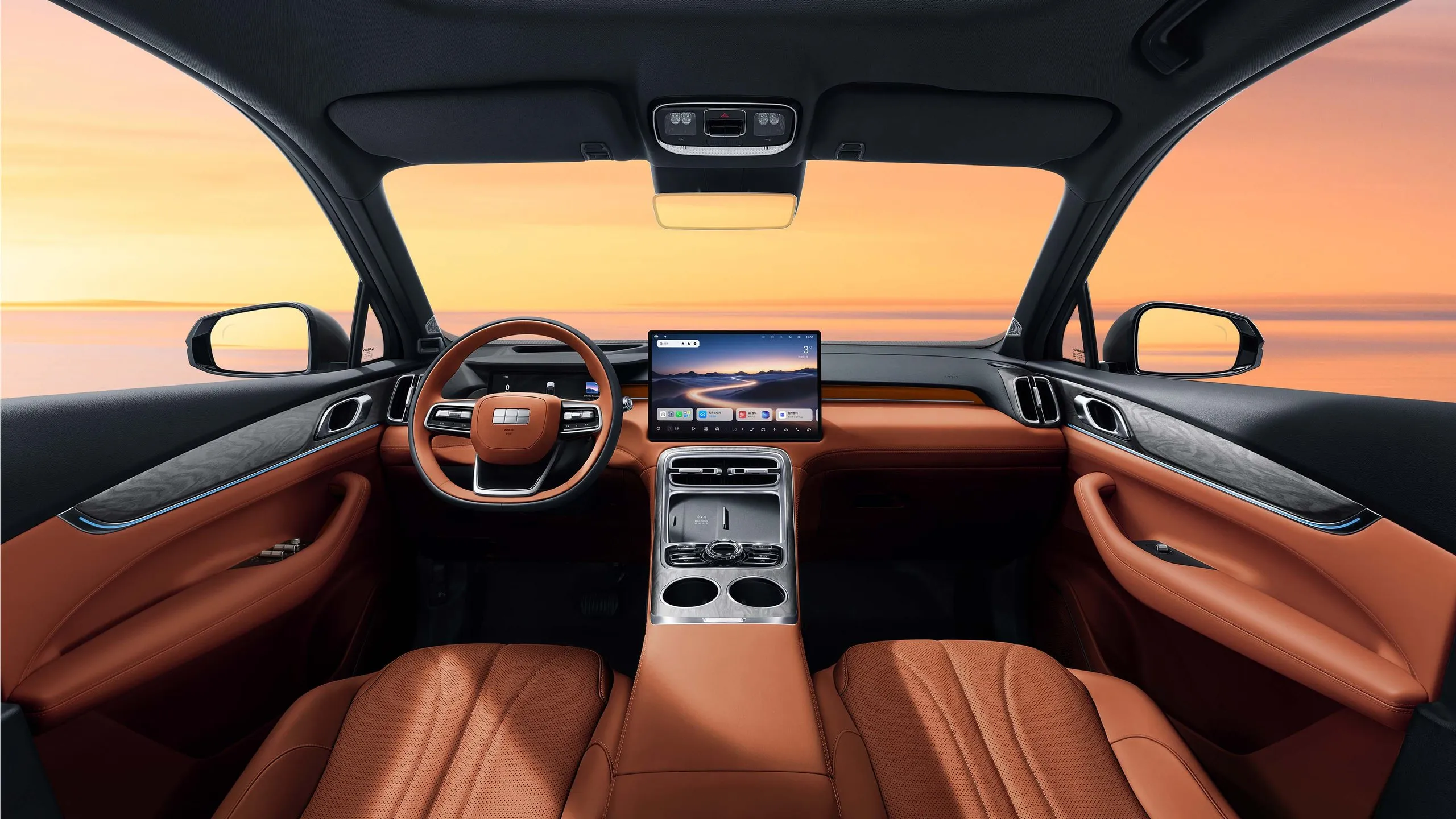 Передняя панель и салон Geely Galaxy M7 с оранжевой отделкой